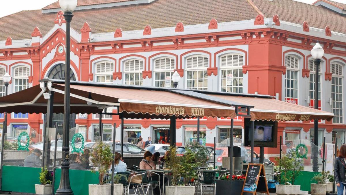 Terraza en la plaza del Seis de agosto