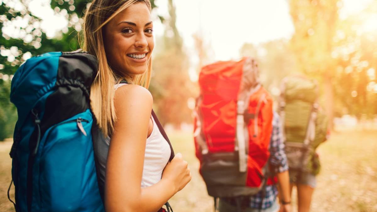 ¿Dispuesta a practicar rucking?  La primavera es un buen momento para iniciarse en la tendencia deportiva del momento