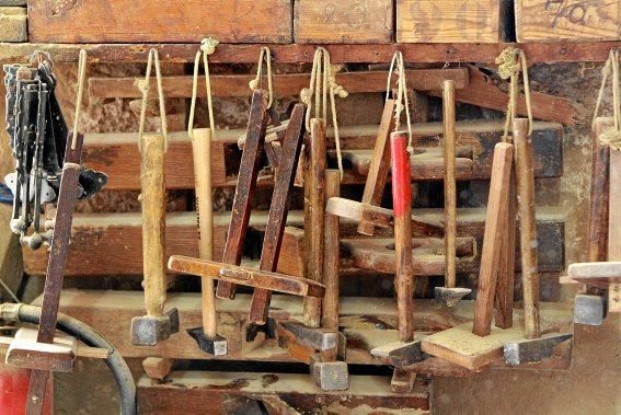 In Caimari, Bùger, Campanet oder Sineu gibt es sie noch, traditionelle Schreinereien. Hier ist noch alles Maßarbeit und die Branche boomt. Ein Besuch bei den Meistern.