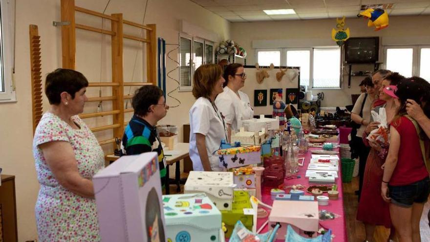 Mercadillo solidario y fiesta para despedir el curso en Pando