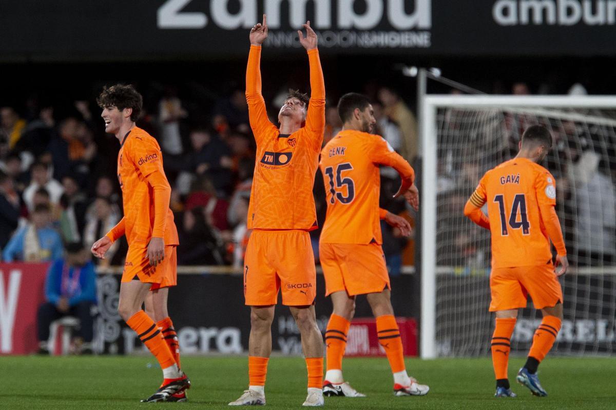 El Valencia logró el pase a octavos en la prórroga