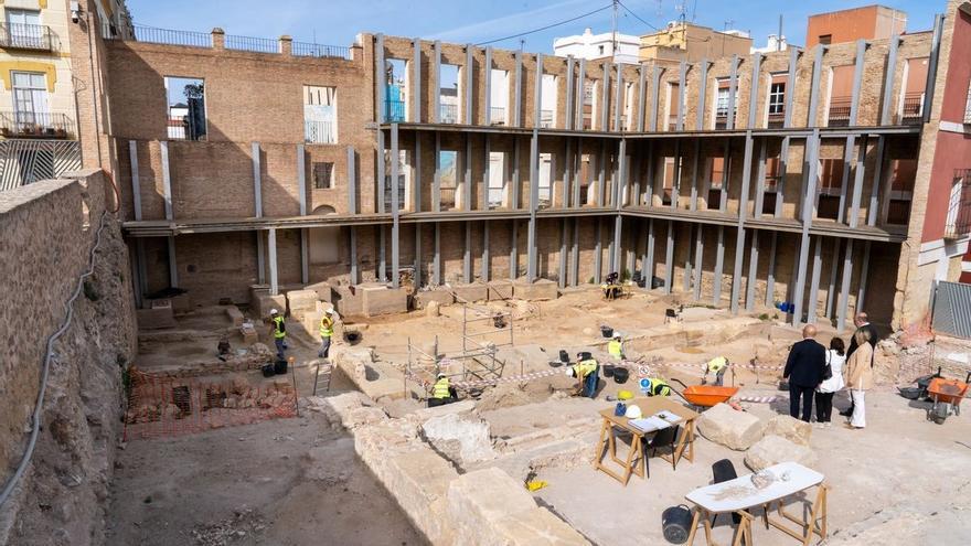 El Ayuntamiento de Cartagena licita las obras para excavar y recuperar los dos últimos sectores del Pórtico del Teatro Romano