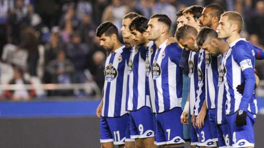 Los futbolistas del Deportivo, antes del partido frente al Sevilla.