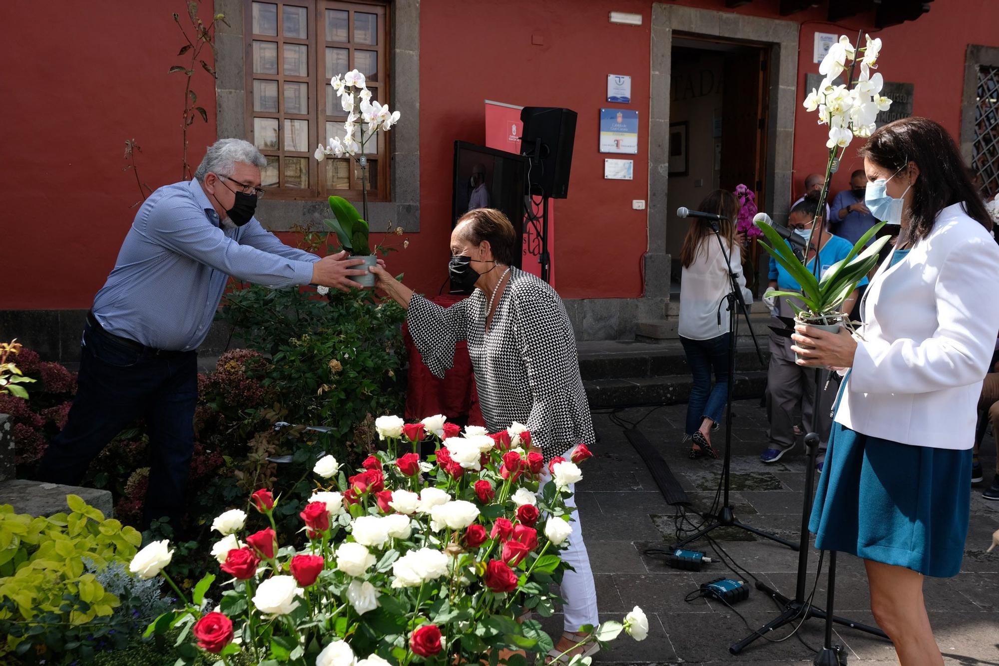 Ofrenda floral al poeta Tomás Morales