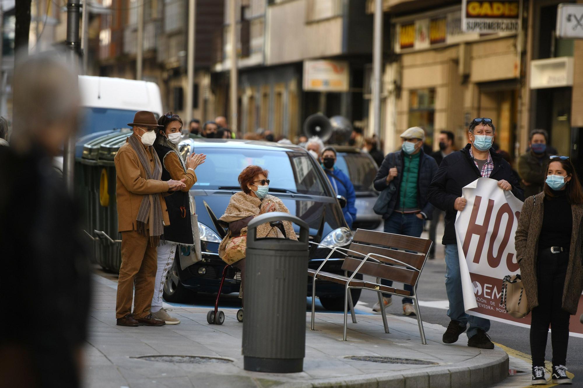 La hostelería de Pontevedra no abandona el luto ante la falta de un “rescate real”