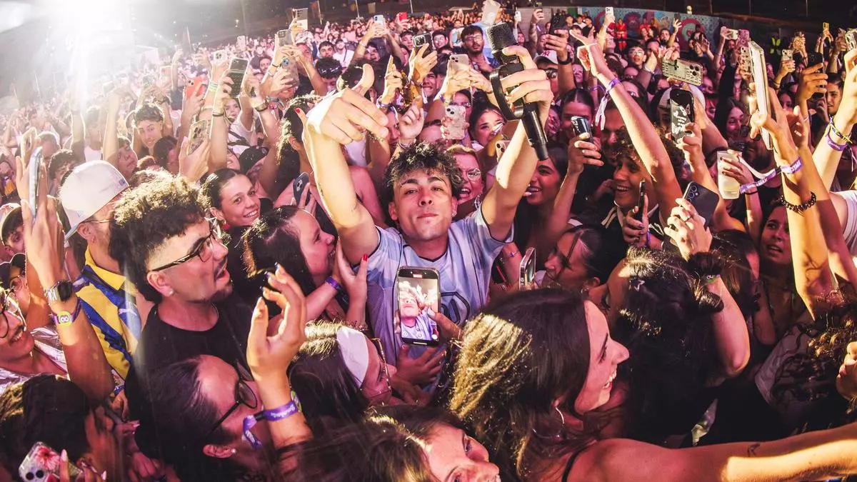 Trueno y Cruz Cafuné arrasan con su rap en Boombastic Winamax Gran Canaria 2025