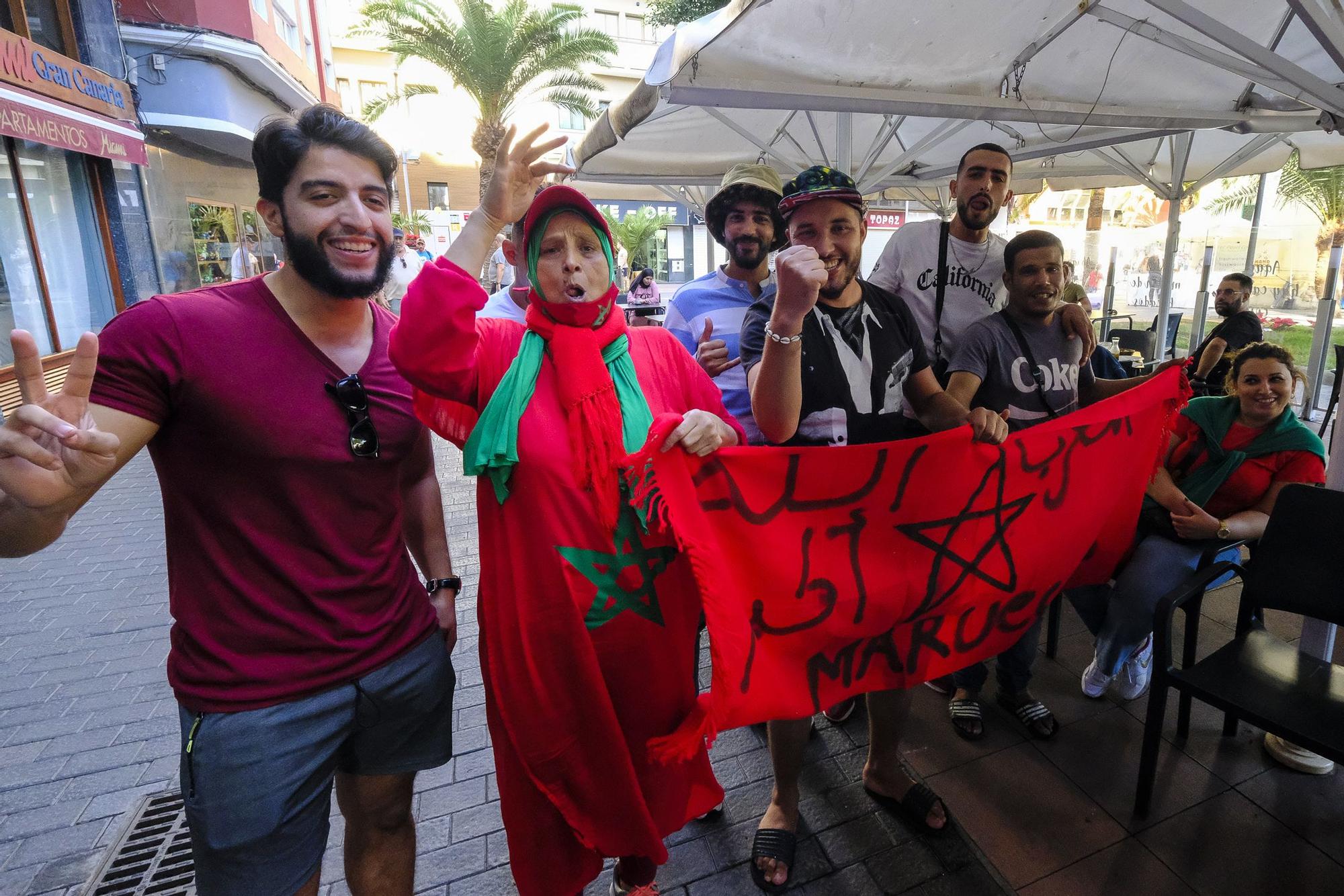 Aficionados de Marruecos celebrando en Gran Canaria la histórica victoria ante Portugal