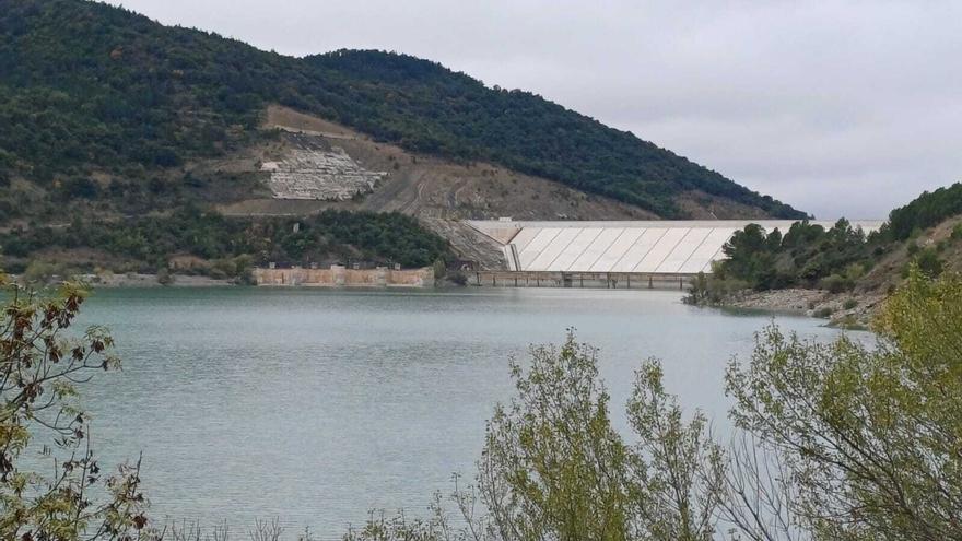 Los embalses de la cuenca del Ebro doblan sus reservas en el último año