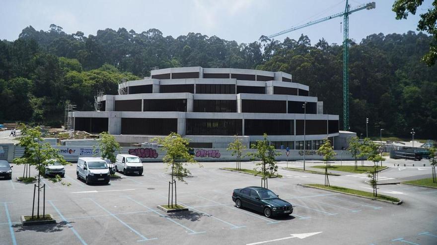 El multiusos de Bastiagueiro avanza con la búsqueda de director y la urbanización del entorno