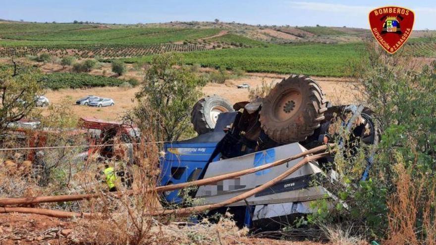 Fallece un hombre en Cariñena tras volcar la vendimiadora con la que estaba trabajando