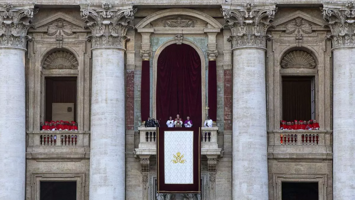"La paz sea con vosotros": Las primeras palabras del Papa León XIV