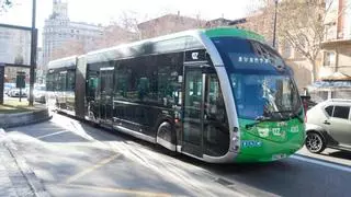 Más de 50 autobuses urbanos de Zaragoza se averían en una misma tarde