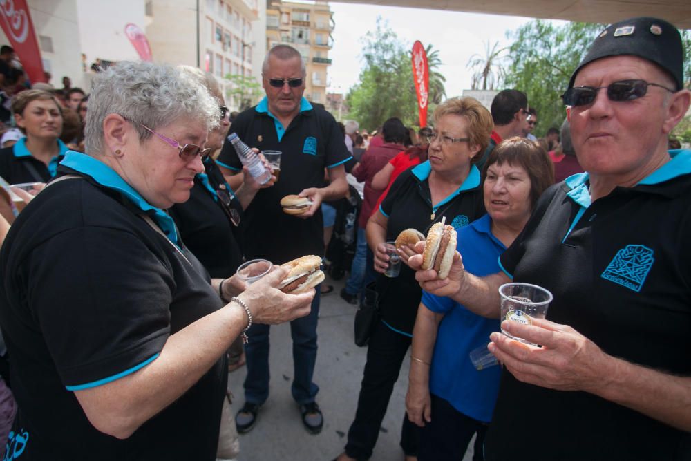 La hamburguesa más larga del mundo