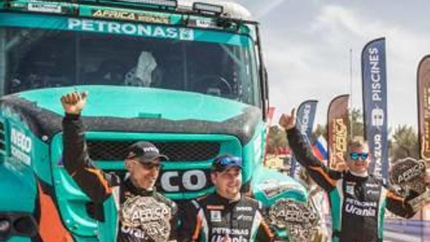 Torrallardona guanya en la categoria de camions de l&#039;Àfrica Eco Race amb De Rooy