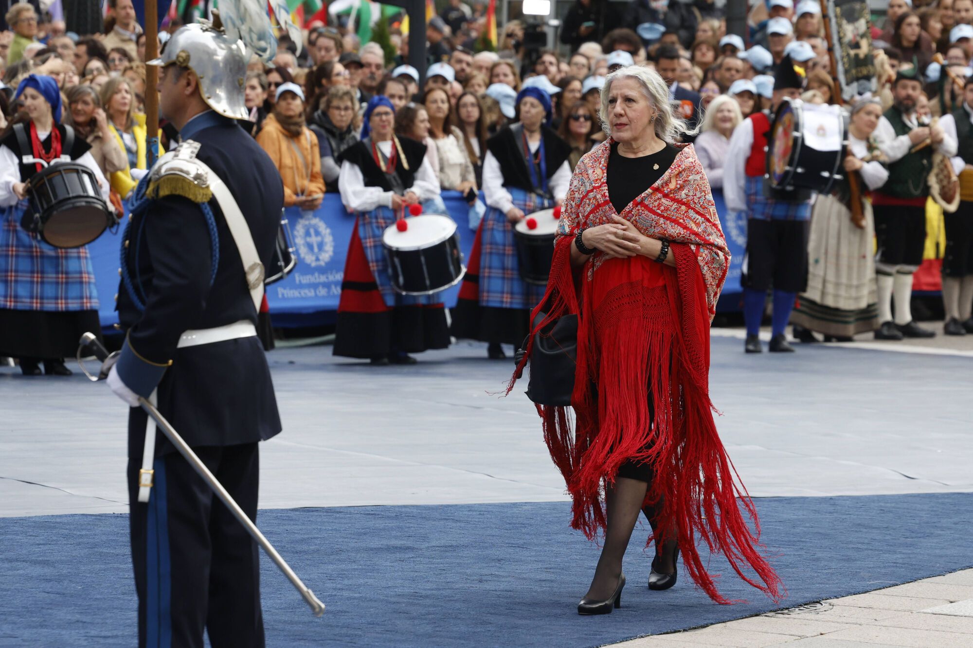  Así fue la llegada de los invitados a los premios "Princesa de Asturias" y su paso por la alfombra azul