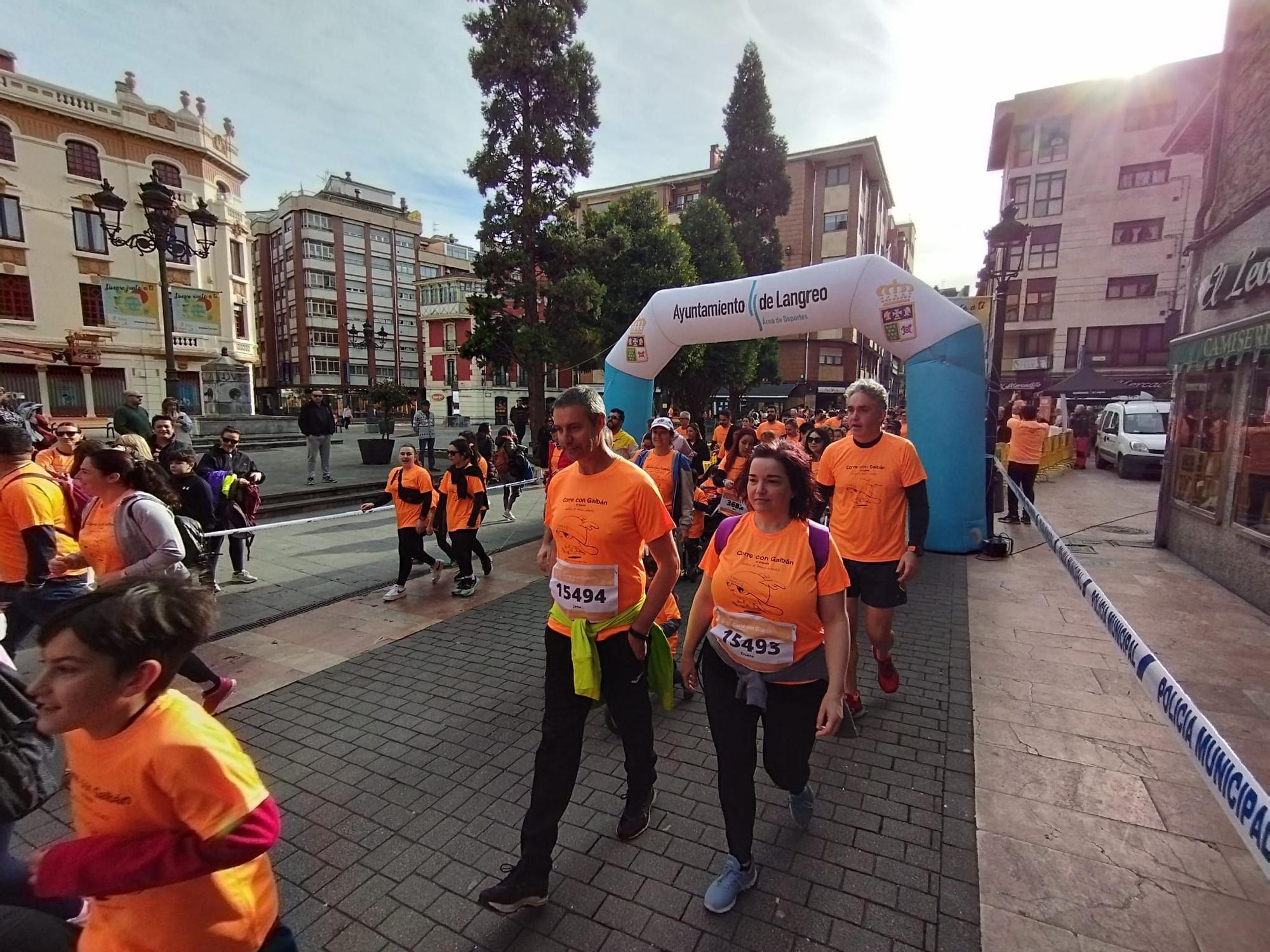 Las carreras contra el cáncer infantil reúnen a cientos de personas en las Cuencas