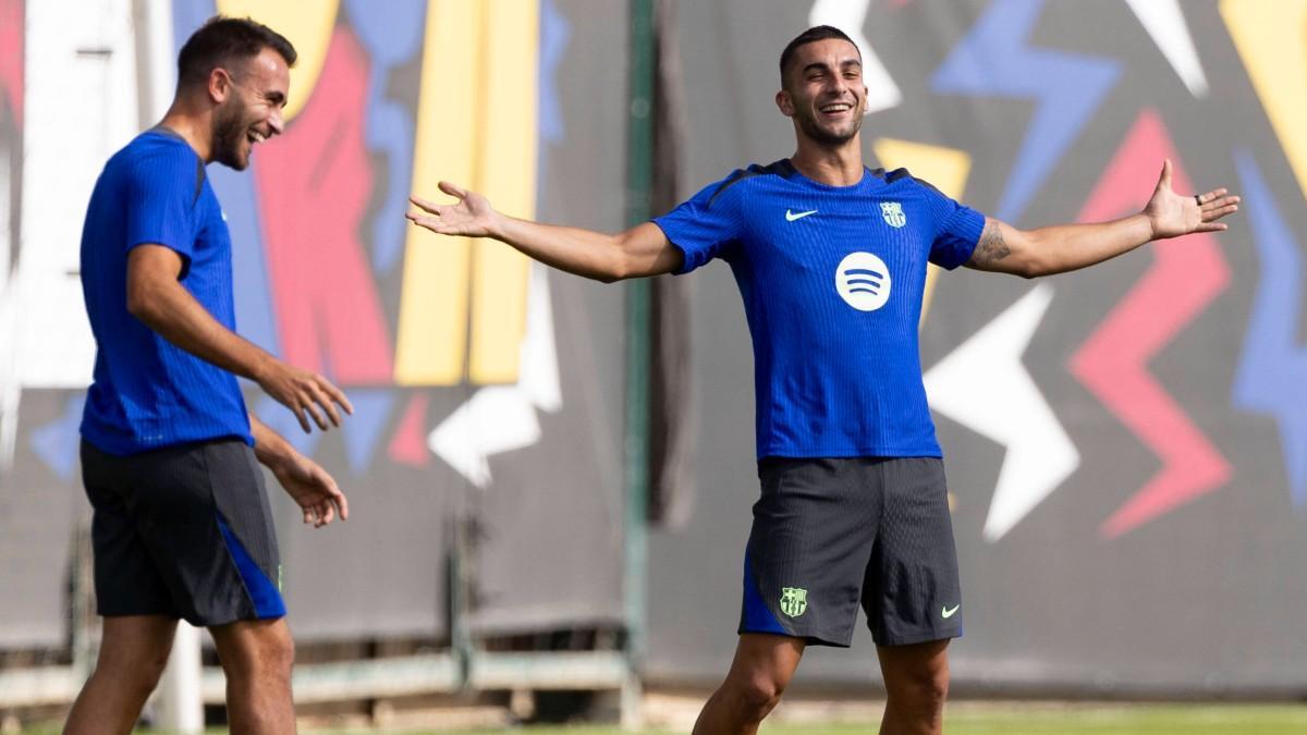 La plantilla blaugrana hizo un entrenamiento de recuperación después de la victoria en El Clásico