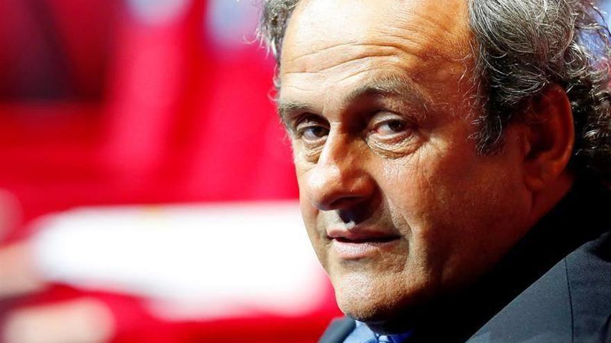 Michel Platini: zancadilleado en el despacho