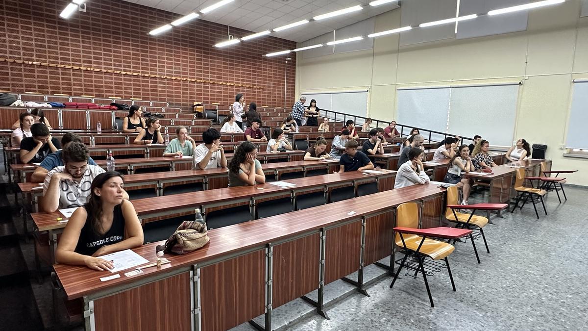 Exámenes de chino del Instituto Confucio en la UV, en una fotografía de archivo.