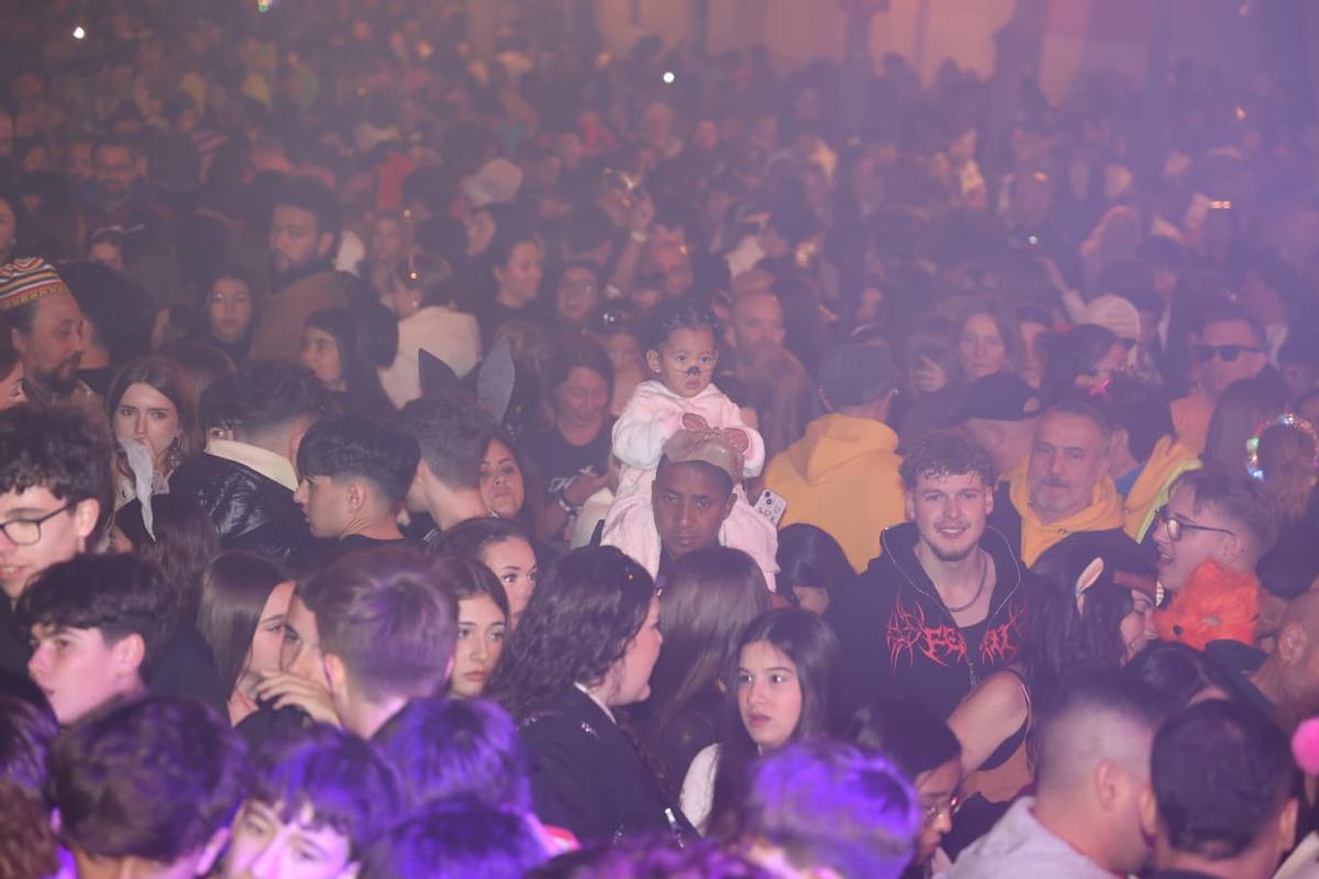 Viernes Ramblero: un Carnaval atípico llena las calles de Alicante