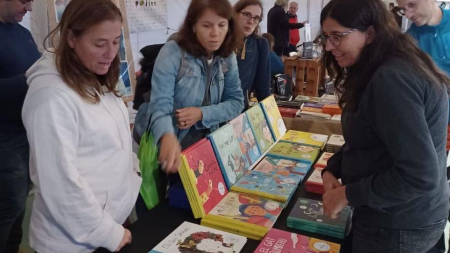 Les Preses clou amb èxit la primera Fira del Llibre Local i Conscient