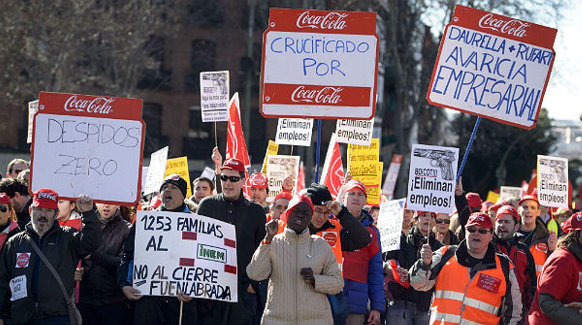Els treballadors de Coca-Cola a Alacant inicien una vaga indefinida.