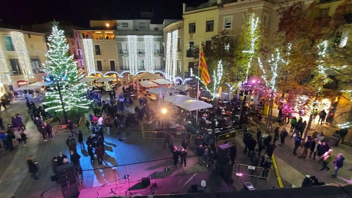 La plaça amb la il·luminació que lluirà aquesta campanya nadalenca | AJ IGUALADA