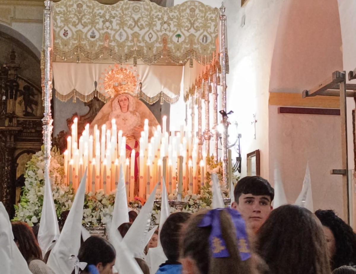 La Virgen de la Paza, de Aguilar preparada para salir.