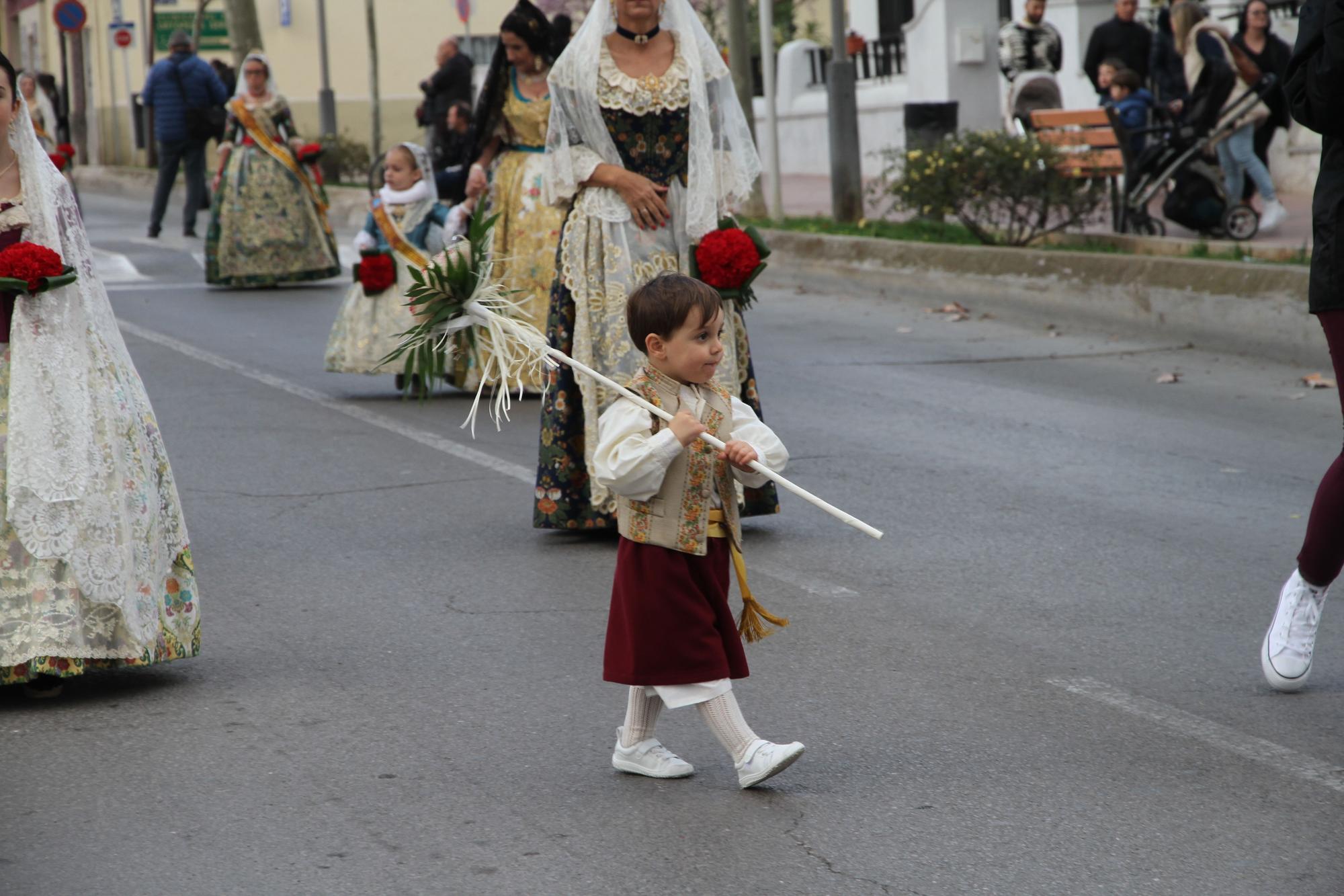 Emotiva y participativa ofrenda en las Fallas de la Vall