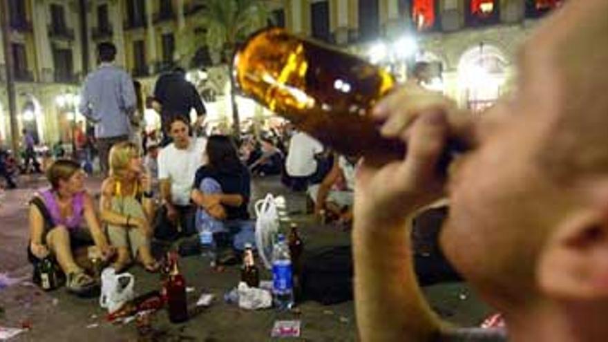 La `ley antibotellón´ no evita el consumo de alcohol en menores y sí el conflicto vecinal