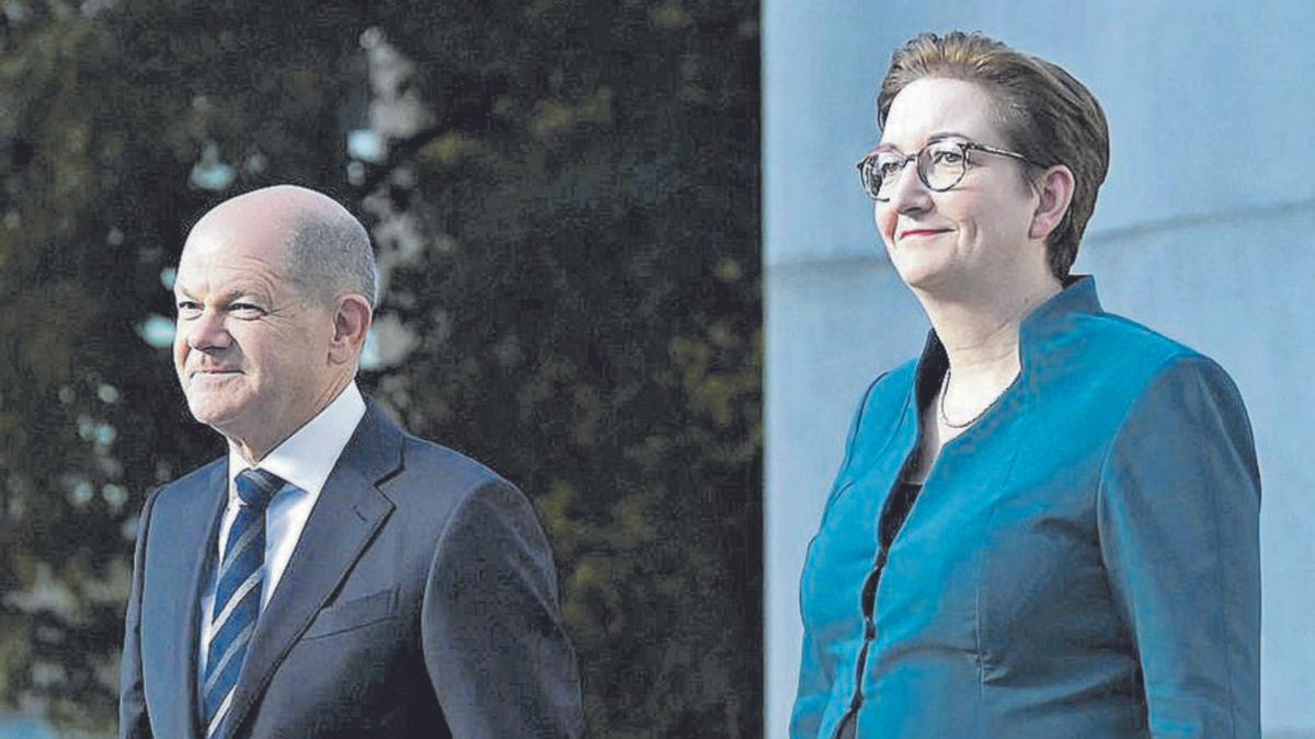 El canciller Olaf Scholz y la ministra Klara Geywitz, ayer. | | ANNEGRET HILSE / REUTERS