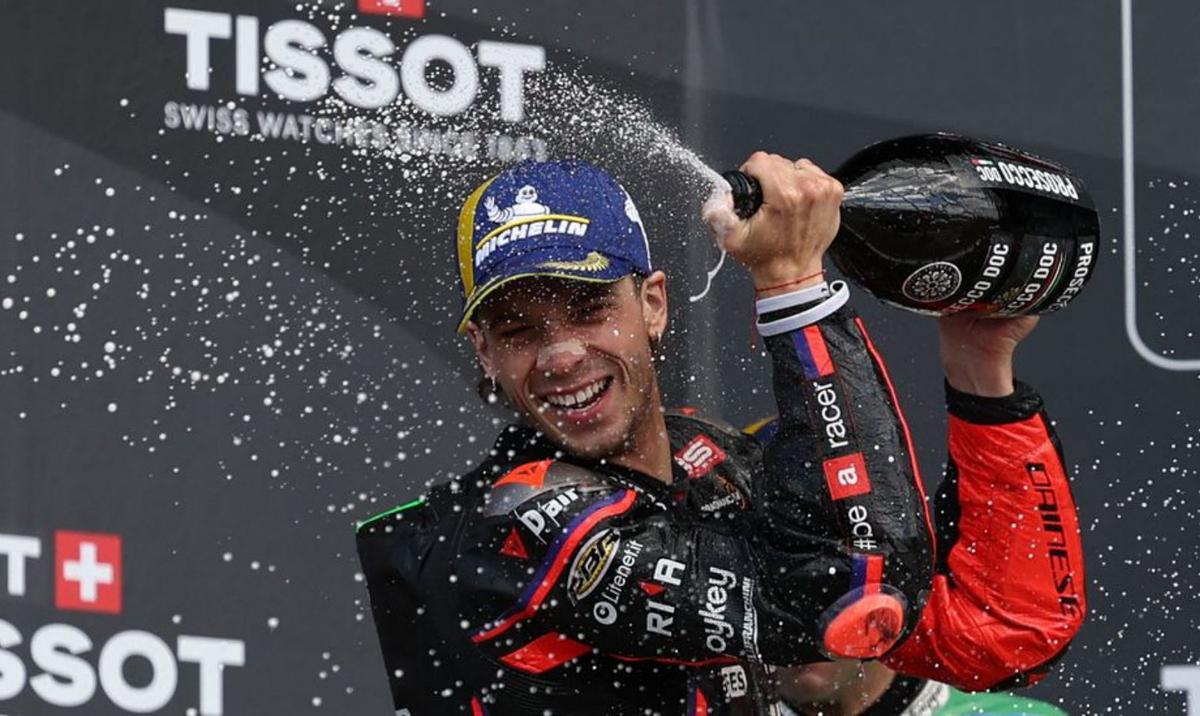 Bezzecchi guanya a Silverstone a costa de Quartararo Bezzecchi guanya a Silverstone a costa de Quartararo