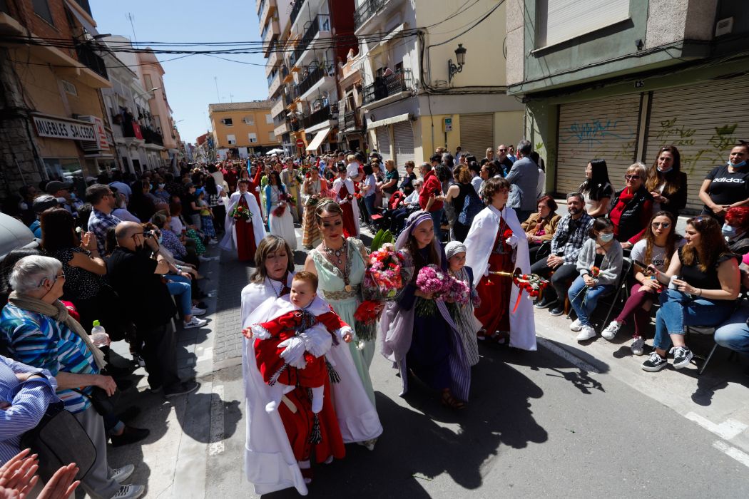 Flores y alegría para despedir la Semana Santa Marinera en el desfile de Resurrección