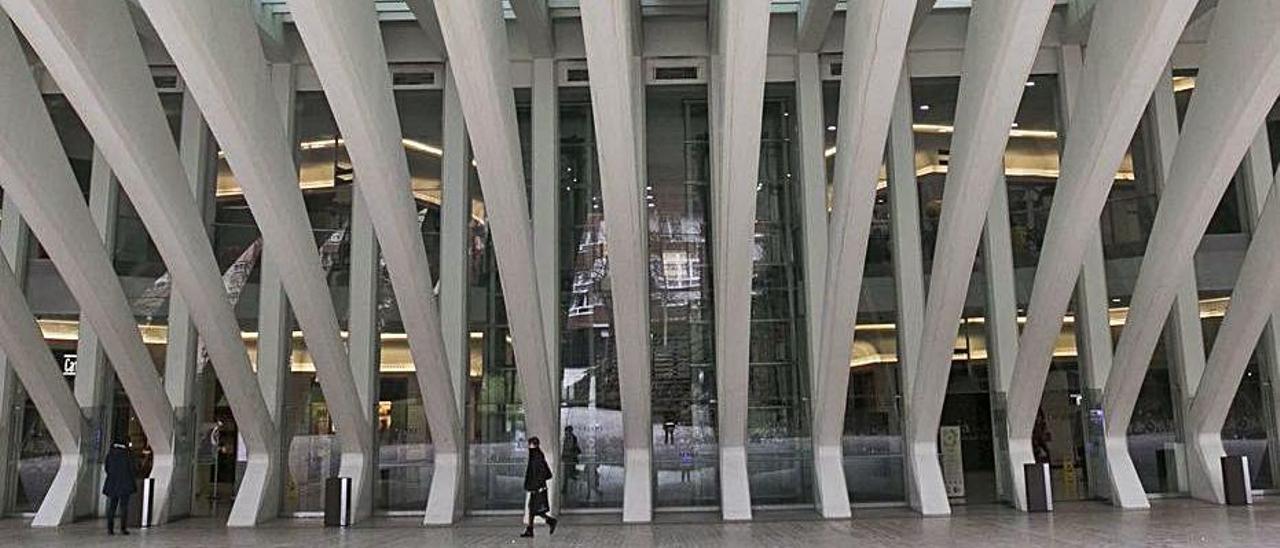 Entrada del centro comercial del Calatrava.