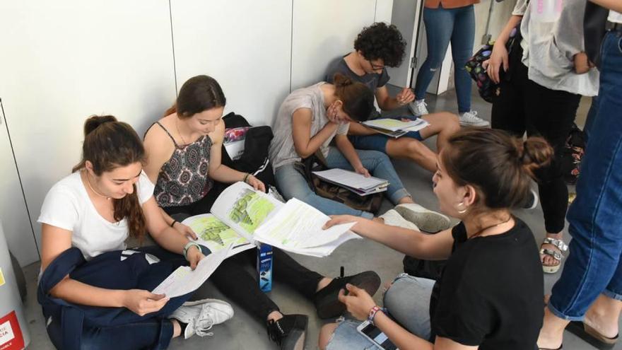 Una segunda lengua extranjera entra en la prueba de la EBAU