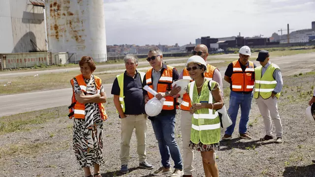 "Cumplimos el compromiso", festeja la Alcaldesa en el arranque de las obras del paseo costero de Naval Gijón
