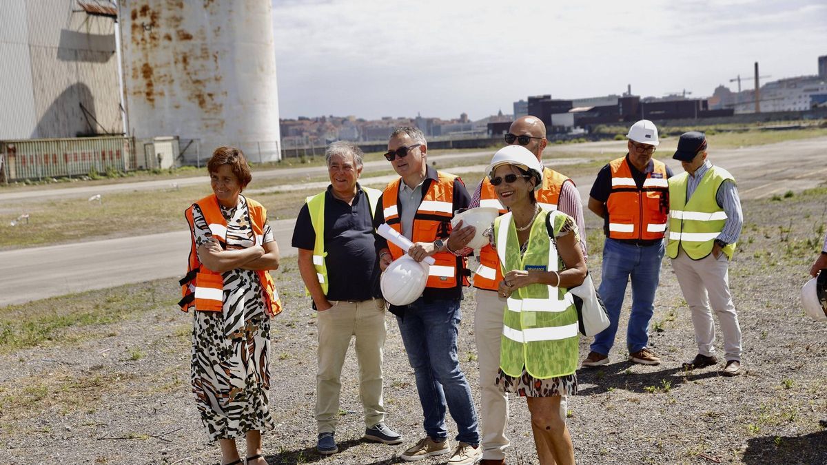 "Cumplimos el compromiso", festeja la Alcaldesa en el arranque de las obras del paseo costero de Naval Gijón