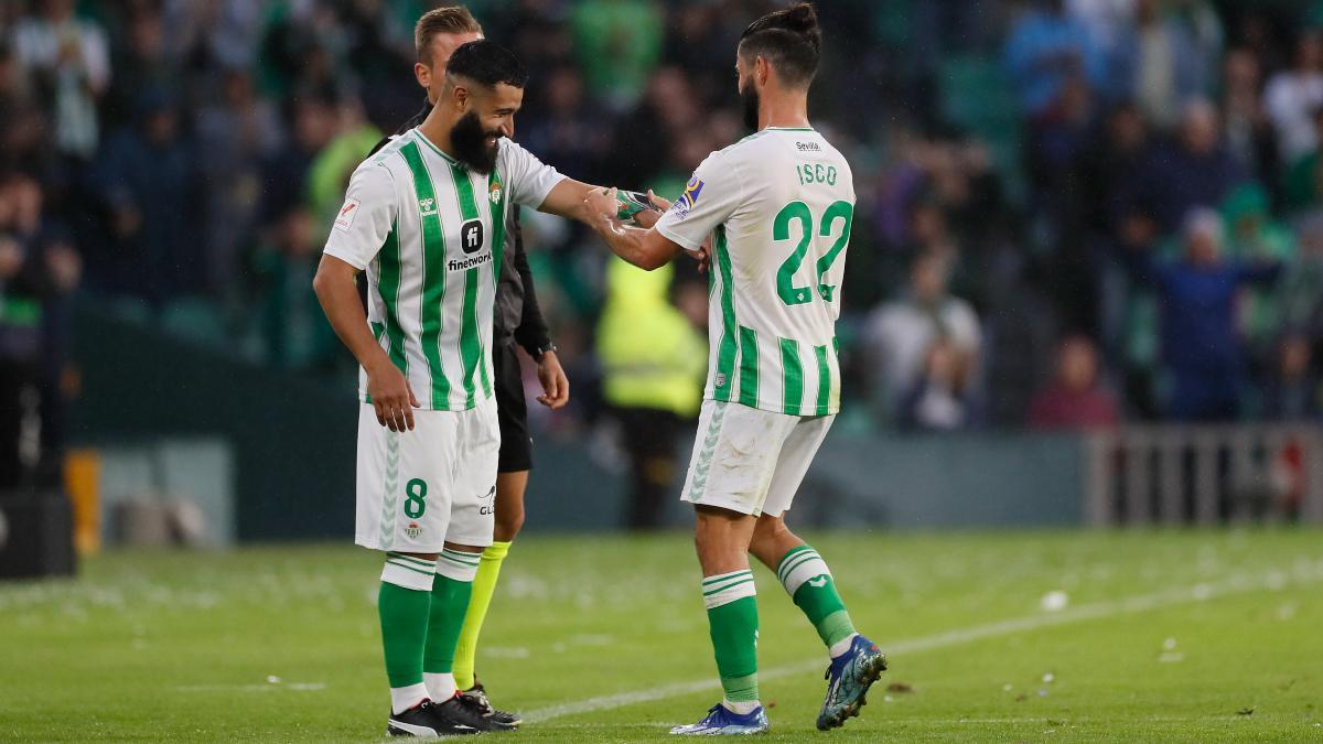 Fekir ingresa al terreno de juego tras recuperarse de una larga lesión