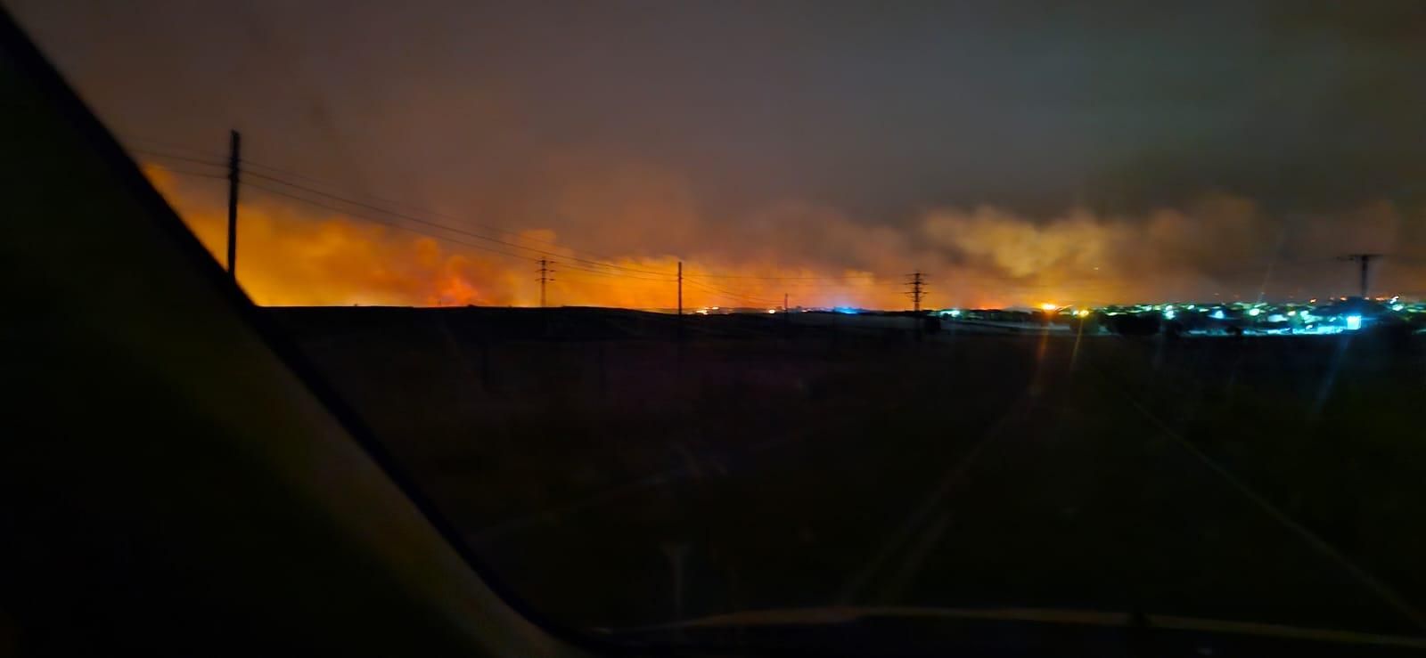 Fotogalería | Imágenes del incendio de Villar del Pedroso, anoche