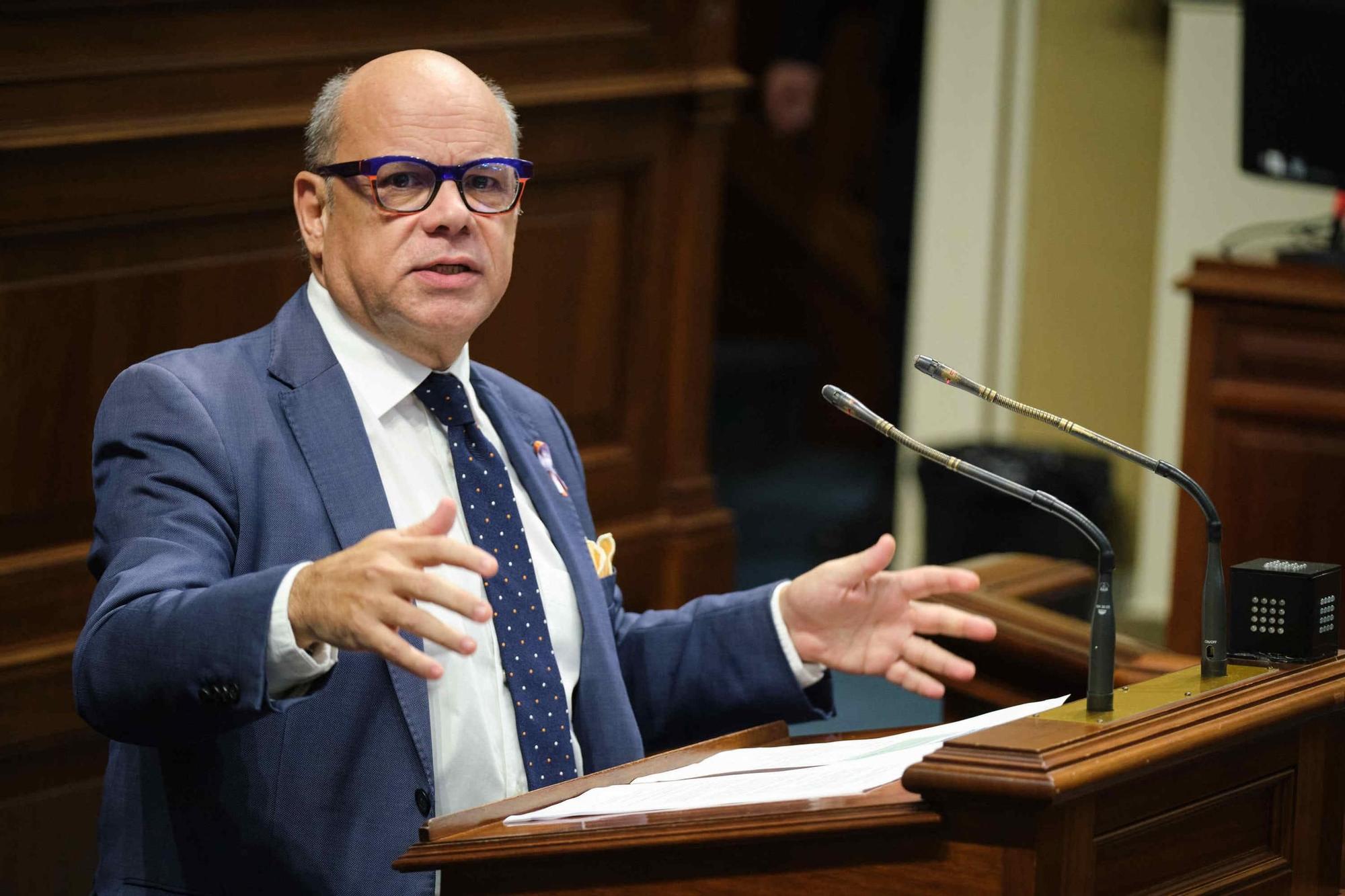 Sesión plenaria del Parlamento de Canarias.