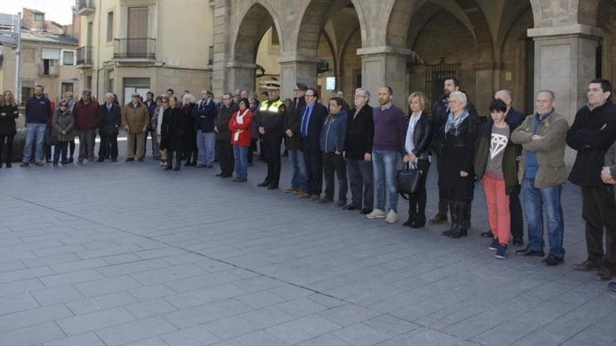 Minut de silenci a la plaça Major de Manresa