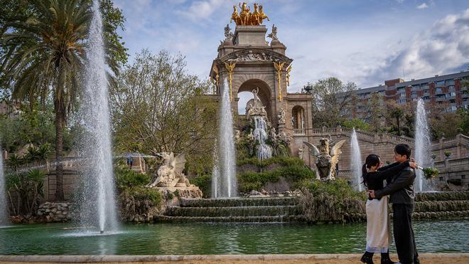 La Ciutadella recupera su emblemática cascada tras la sequía