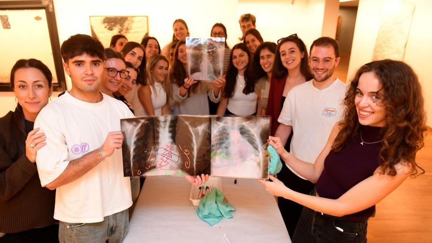 Arte para mejorar la empatía con los pacientes en A Coruña: «La medicina nunca puede dejar de cuidar»