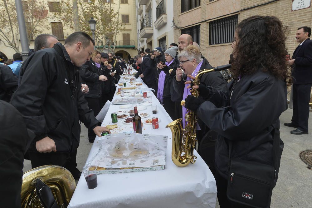 Los Moros y Cristianos cierran el Mig Any