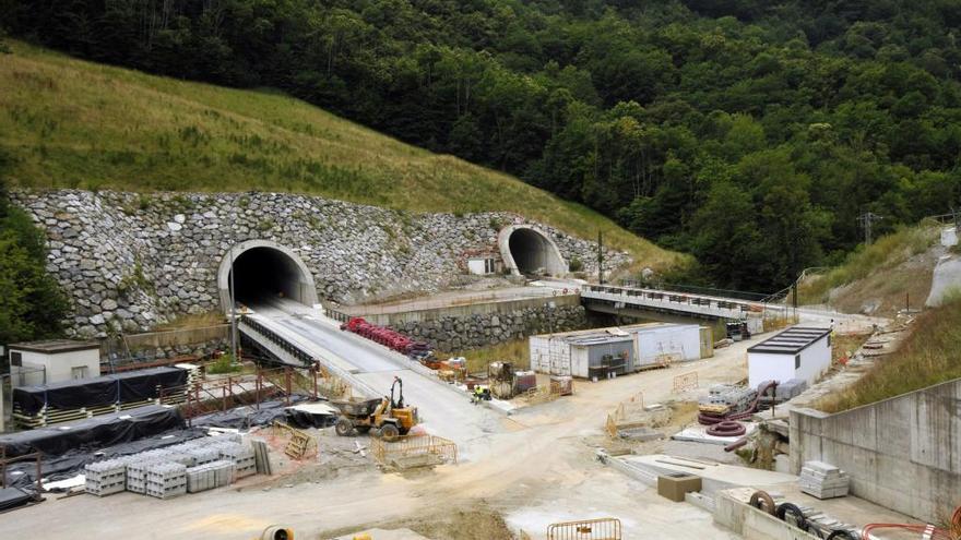 El Estado prevé invertir 211 millones en Asturias este año, 96 menos que en 2016