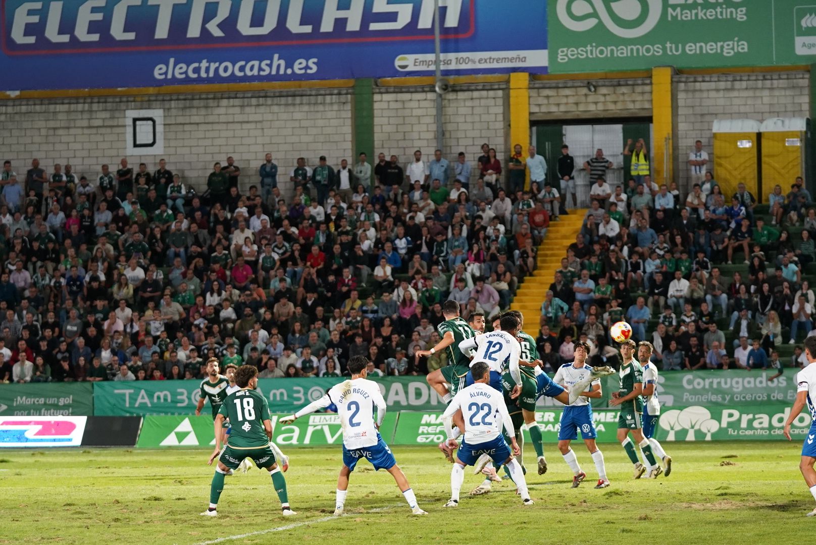 Las imágenes del Cacereño-Tenerife