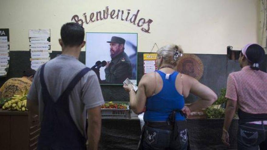 Fidel Castro rompe su silencio para decir que desconfía de EEUU