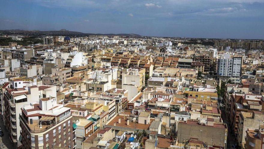Elche impulsa la nueva clasificación de calles para revisar la tasa de basura y el IBI