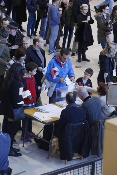 Votacions al col·legi Verd i al pavelló de Palau