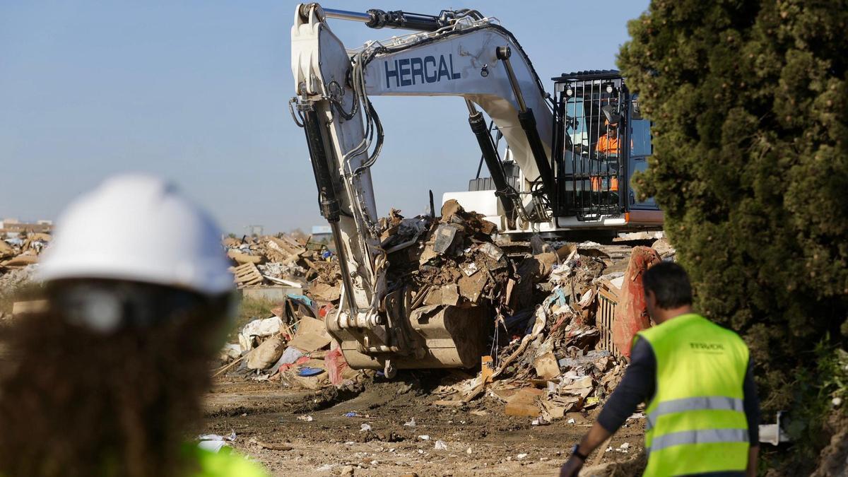 Las vecinas de Castellar, contentas por la limpieza del vertedero